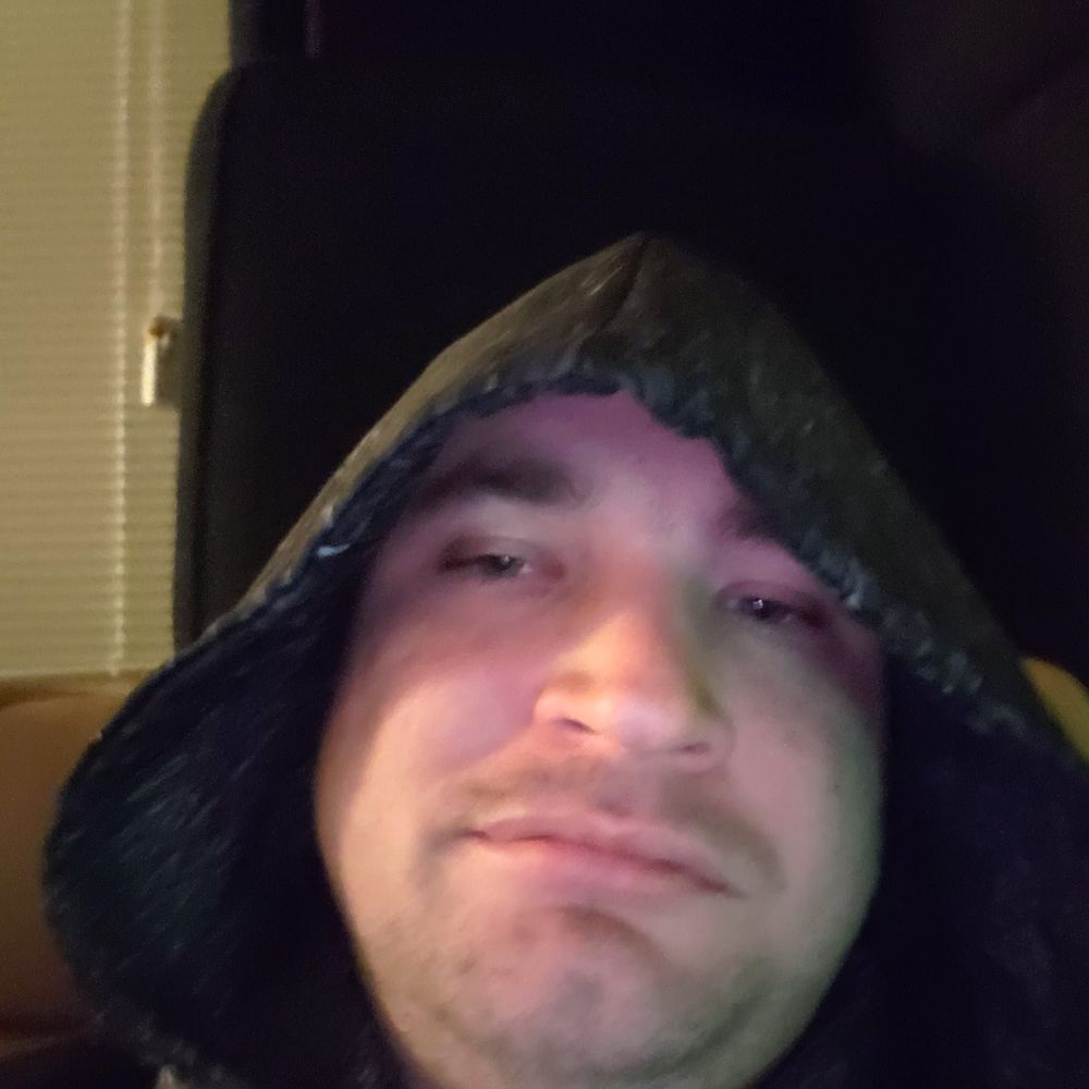 Meet your Posher, Justinfiance domie